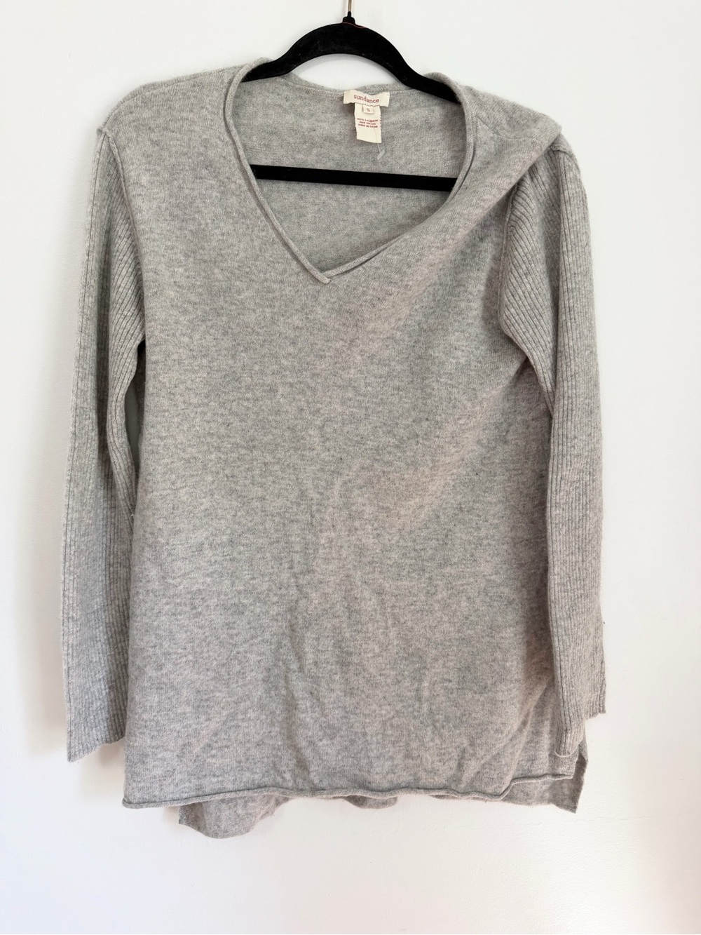 Sundance size small 100% cashmere gray pullover v neck sweater knit